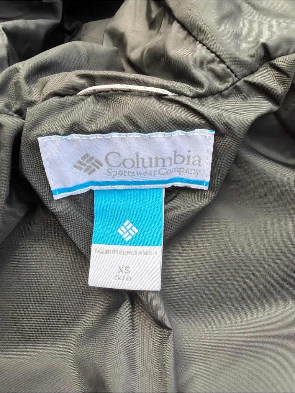 New Columbia Cream and Black Hooded Kids Puffer Jacket (Size 6/7)